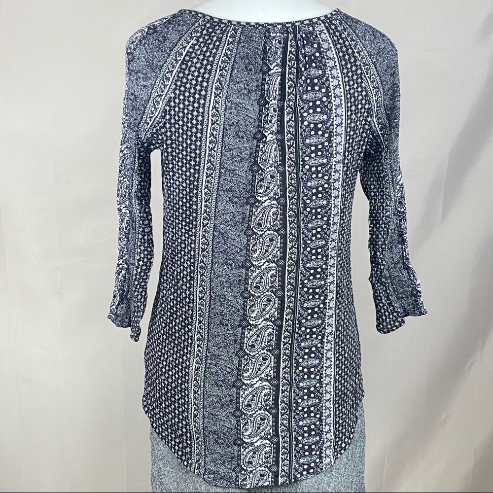 Dress Barn black and white blouse boho print - Picture 3 of 8